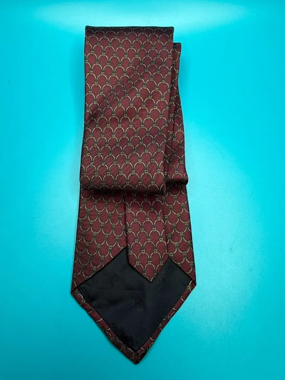 Brooks Brothers 100% Silk Tie Maroon Chain Link Wave Pattern USA Made